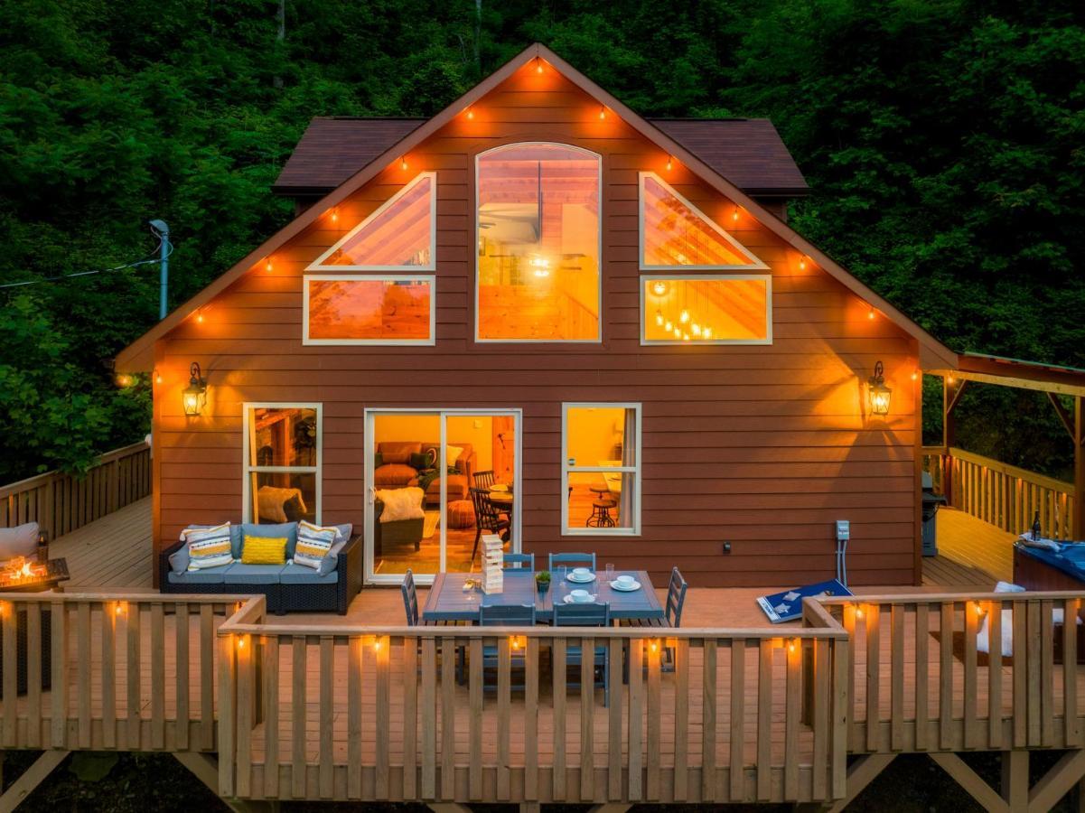 גטלינבורג Mountainside - New Luxury Cabin-Fire Table-Hot Tub-3 Pools-Ps5-Bears מראה חיצוני תמונה