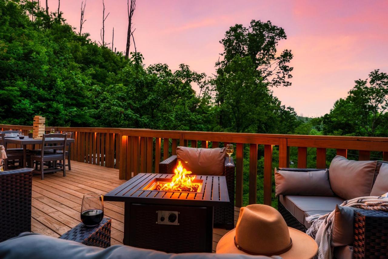 גטלינבורג Mountainside - New Luxury Cabin-Fire Table-Hot Tub-3 Pools-Ps5-Bears מראה חיצוני תמונה